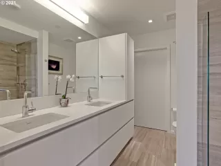 Photo #3: 21341376 Listing