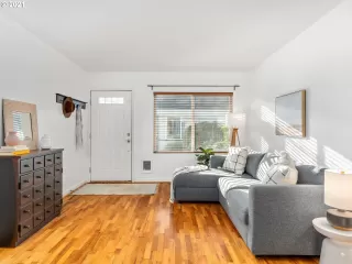 Photo #2: 21341469 Listing