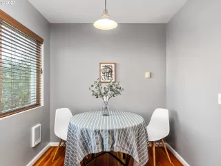 Photo #4: 21341469 Listing