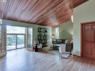 Photo #4: 21342093 Listing 