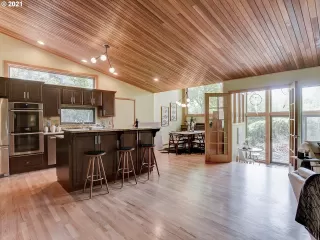 Photo #5: 21342093 Listing 