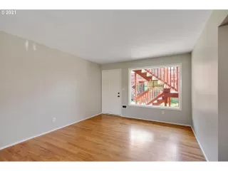 Photo #4: 21342101 Listing 