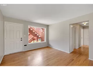 Photo #5: 21342101 Listing 