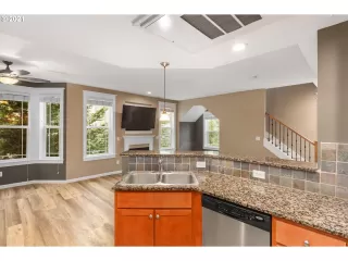 Photo #1: 21342110 Listing