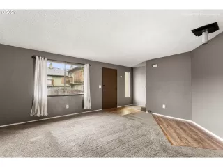 Photo #3: 21342127 Listing