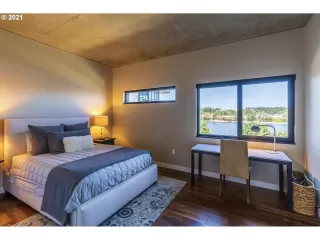 Photo #6: 21342532 Listing