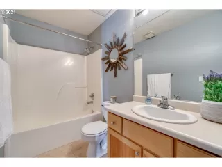 Photo #6: 21342611 Listing