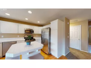 Photo #2: 21342991 Listing 