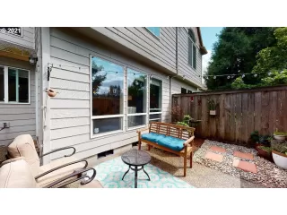 Photo #4: 21342991 Listing 