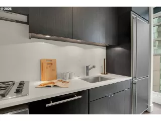 Photo #3: 213430849 Listing 