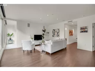 Photo #4: 213430849 Listing 