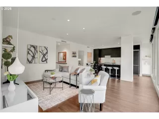 Photo #5: 213430849 Listing 