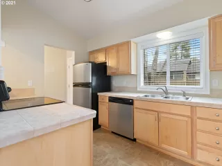 Photo #3: 21343395 Listing