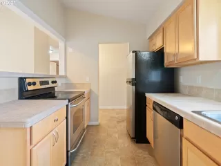 Photo #6: 21343395 Listing