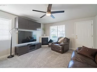 Photo #4: 21343783 Listing