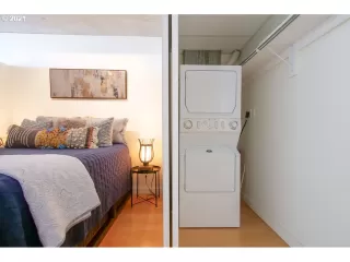 Photo #5: 21344091 Listing