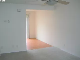 Photo #4: 21344147 Listing