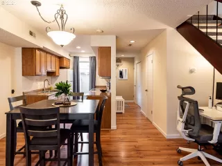 Photo #5: 21344744 Listing 