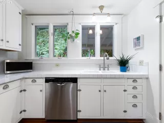 Photo #2: 21344847 Listing 