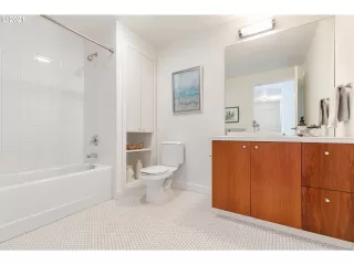 Photo #5: 21345188 Listing