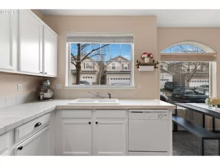 Photo #6: 21346071 Listing 