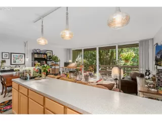 Photo #6: 21346207 Listing