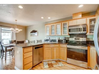 Photo #5: 21346725 Listing