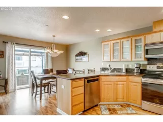 Photo #6: 21346725 Listing