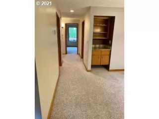 Photo #5: 21347702 Listing