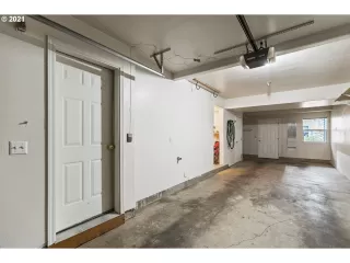 Photo #2: 21347791 Listing