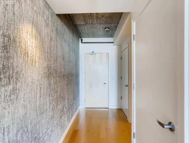MLS: 21348315 Condo For Sale