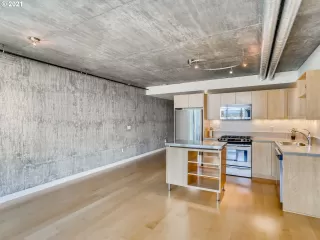 Photo #4: 21348315 Listing