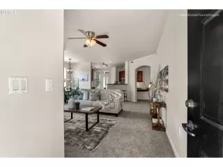 Photo #3: 21348604 Listing