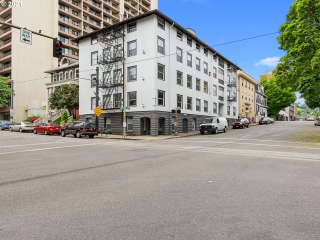 MLS: 21348968 Condo For Sale
