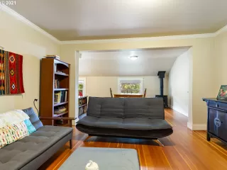 Photo #4: 21348968 Listing