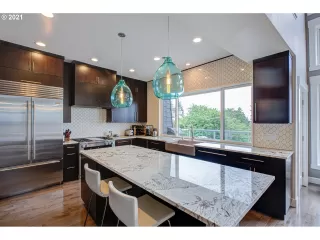Photo #6: 21349572 Listing 