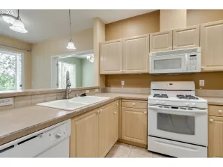 Photo #4: 21349901 Listing