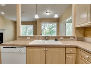 Photo #5: 21349901 Listing