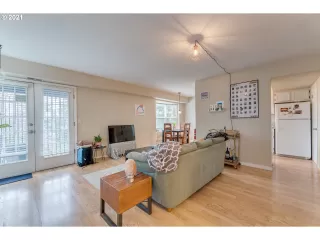 More Details about MLS # 21350155 : 1441 SW MONTGOMERY ST 6