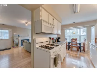 Photo #2: 21350155 Listing 