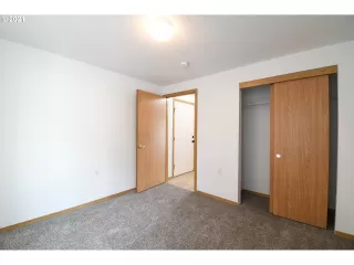 Photo #4: 21350190 Listing