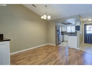 Photo #3: 21350354 Listing