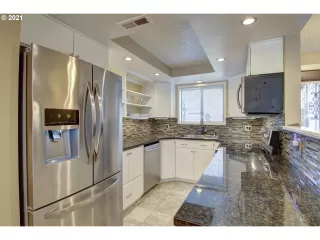 Photo #4: 21350354 Listing