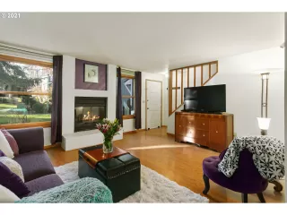 Photo #5: 21350768 Listing