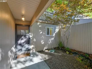 Photo #2: 21351276 Listing 