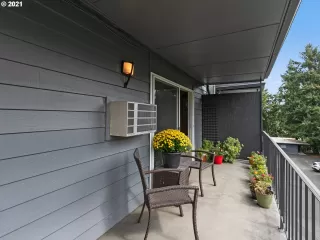 Photo #4: 21351363 Listing