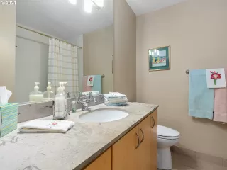 Photo #5: 21351363 Listing