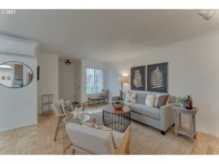 Photo #4: 21351446 Listing