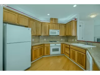 Photo #4: 21351984 Listing