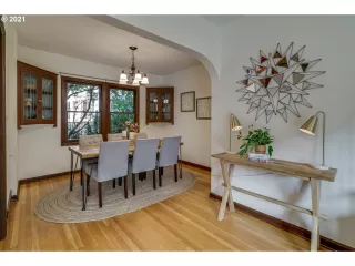 Photo #6: 21352120 Listing 